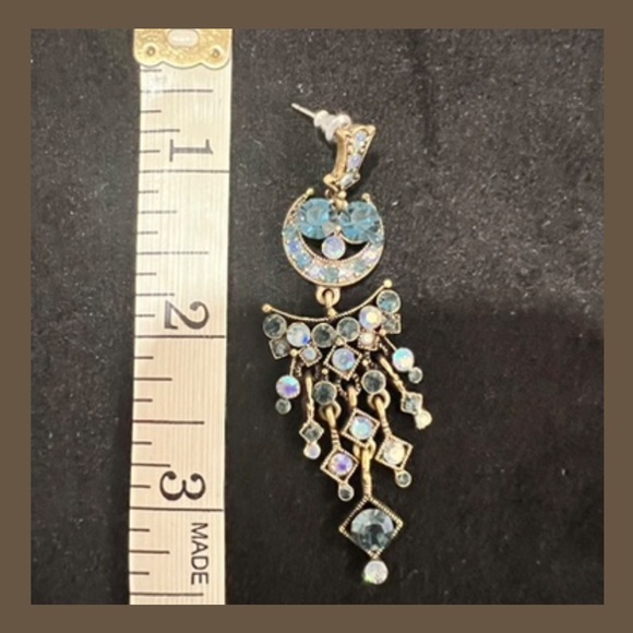Shades of blue crystal drop post earrings with gold trim. EXCELLENT CONDITION! - Picture 5 of 5